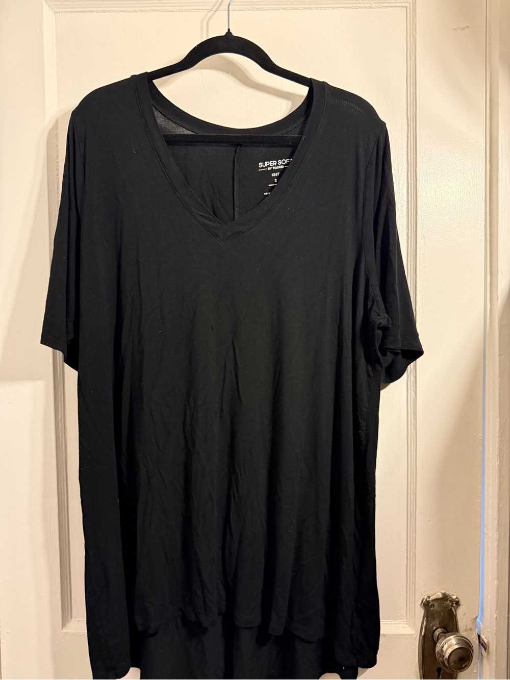 torrid Black V-Neck Short Sleeve Tee